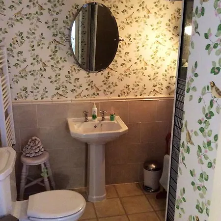 The Beehive Bed & Breakfast 4*